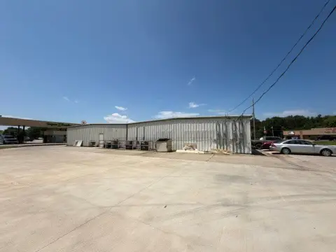 Three-Tenant Retail Center Investment