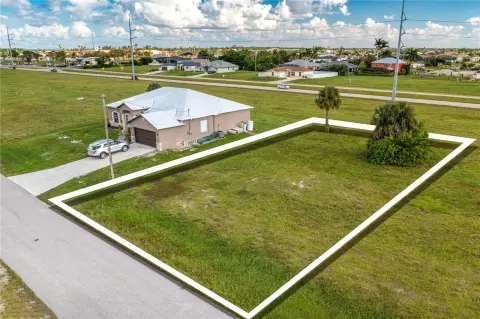 Commercial Lot in Cape Coral