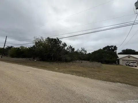 Residential Land in Bandera, TX