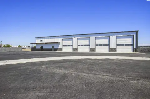Light Industrial Flex Office/Warehouse