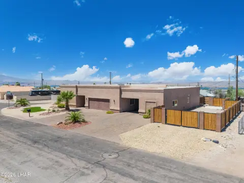 Renovated Duplex With Garage