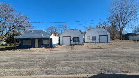 Multi-Unit Retail Storefront