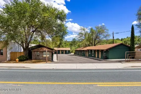 Renovated 11-Unit Motel