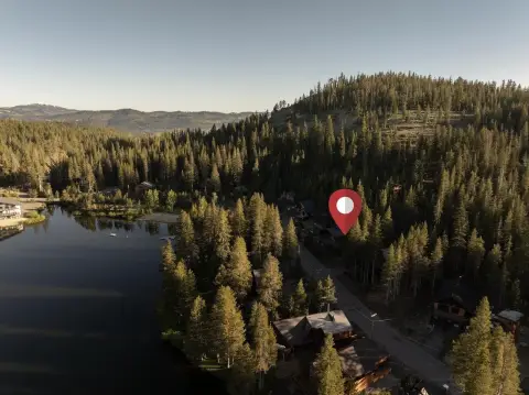 Lake-Adjacent Homesite with Mountain Views