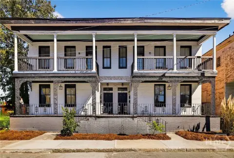 Savannah Quadplex Near Forsyth Park
