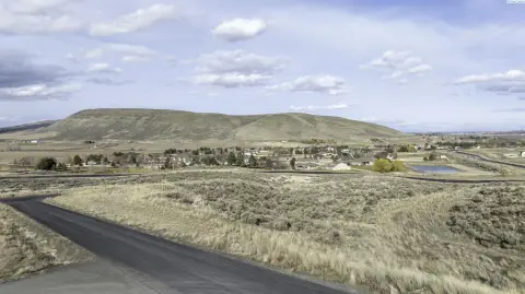 Kennewick Residential Land with Views