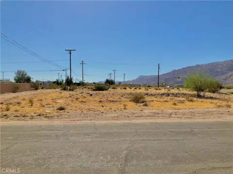 Prime Corner Lot Near Joshua Tree