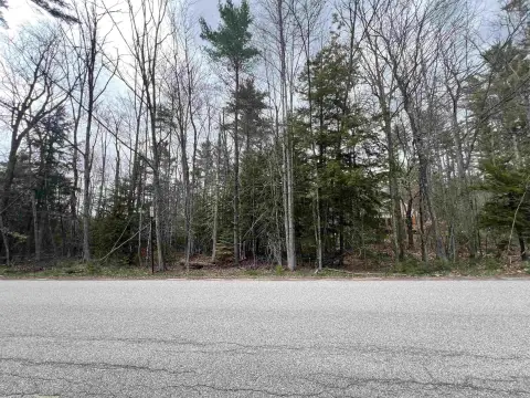 Desirable Land in North Conway