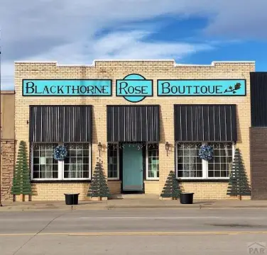 Commercial Building on High-Traffic Main