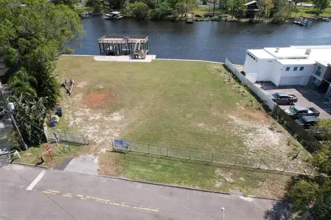 Waterfront Land on Hillsborough River