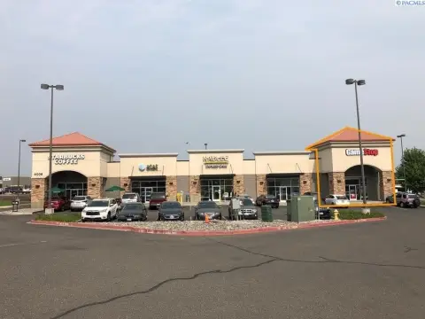End-Cap Retail Space