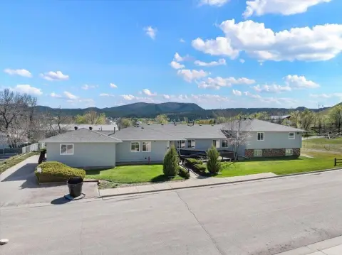 Spacious Facility Near Main Street