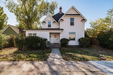 4-Unit Apartment Property with Separate Building