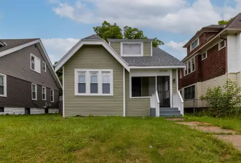 Renovated Milwaukee Duplex Near Amenities