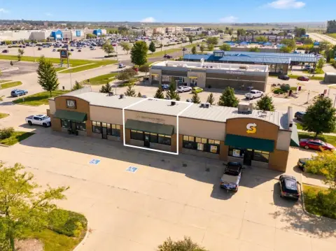 Retail Space in Multi-Tenant Center