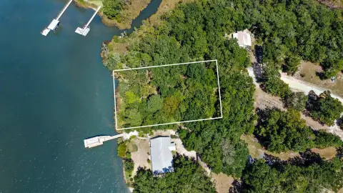 Waterfront Lot in Growing Freeport