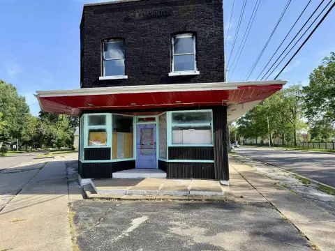 Mixed-Use Building with Apartment