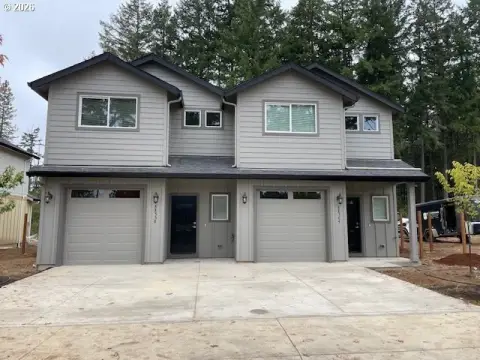 2022 Duplex with Two Garages