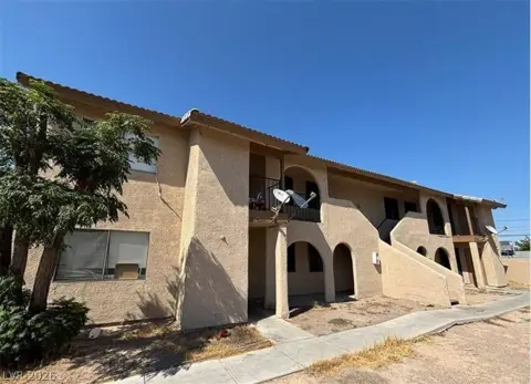 Upgraded Fourplex With Two-Story Units