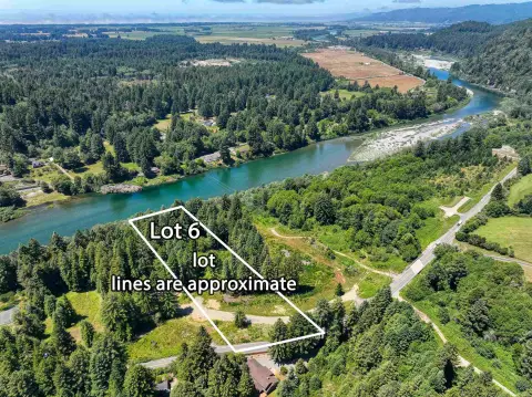 Smith River Frontage Land