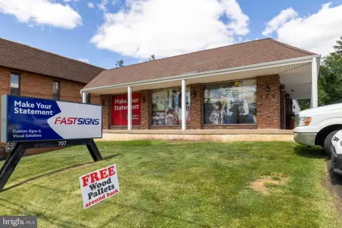 Retail Storefront on High-Traffic Road