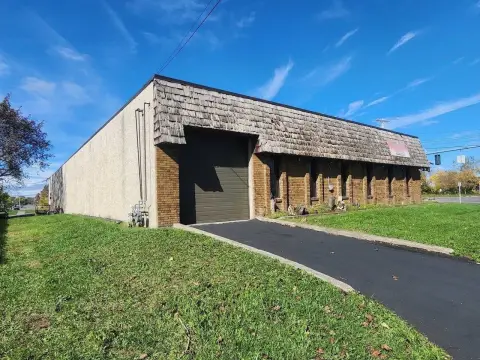 Flex Building with Warehouse