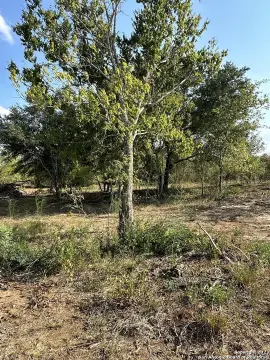 Stockdale, TX 5.63 Acre Tract