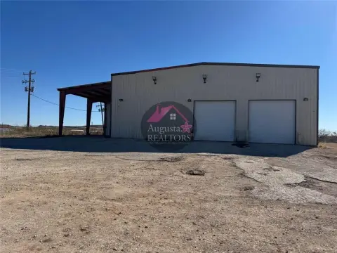 Warehouse with Offices and Bathrooms