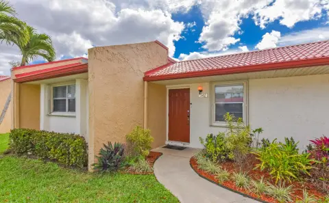Waterfront Villa with Lake Views