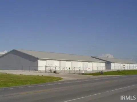 Self-Storage Unit with Loft