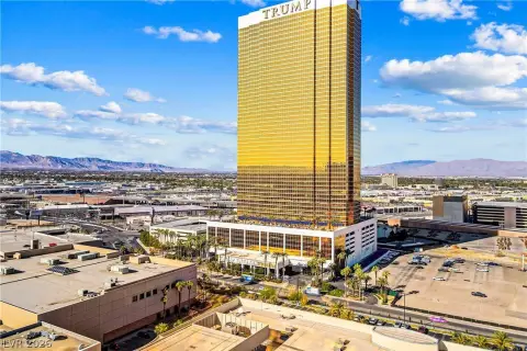 Luxurious High Rise Condo Retreat