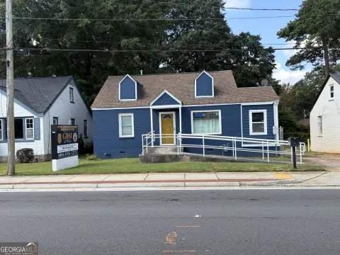 Freestanding Storefront with Parking