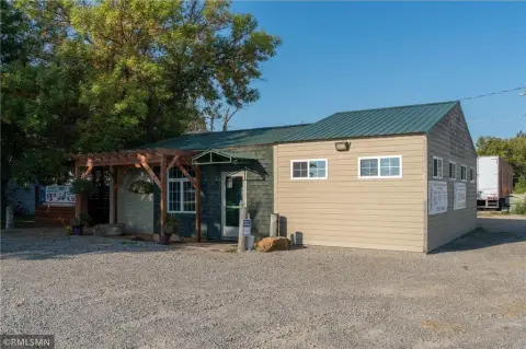 Established Restaurant and Bar Opportunity