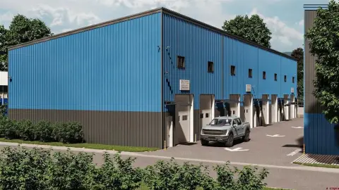 Warehouse Condominium with 14-Foot Clear Height