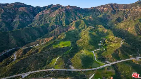 Residential Development Land with Flat Areas