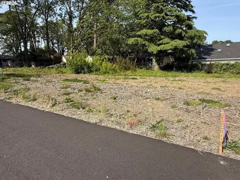 Residential Lot in Oak Grove