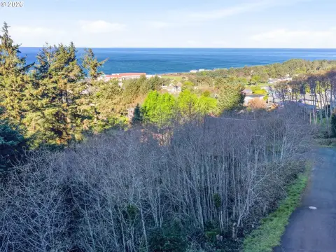 Ocean-View Lot in Yachats