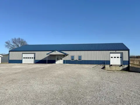 Metal Building on 1.72 Acres