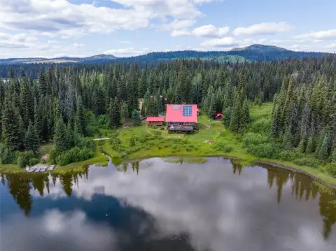 Lakefront Resort with Cabins