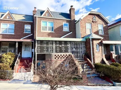 Classic Tudor Revival Townhouse
