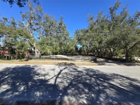 Vacant Double Lot in Tampa