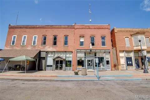 Waverly Commercial Property on Town Square