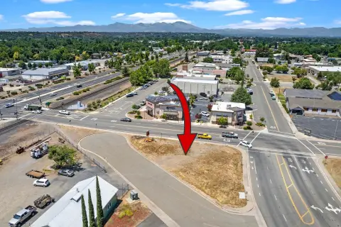 Vacant Commercial Parcel with Building Plans