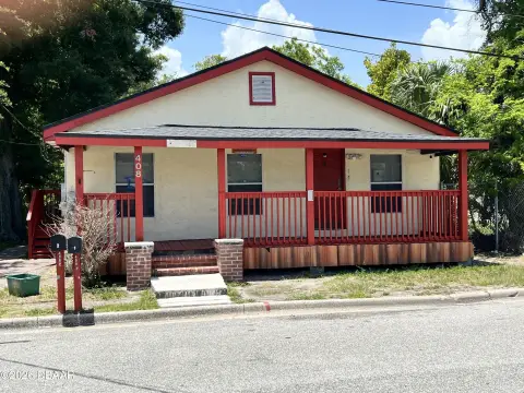 Duplex with New Roof Appliances