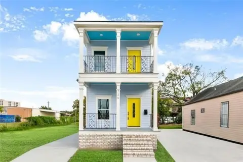 New Orleans Duplex: Modern Living