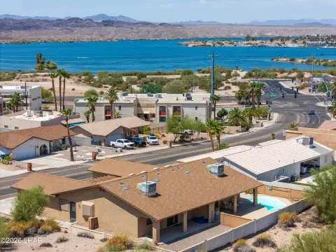 Duplex with Private Pool and Garages