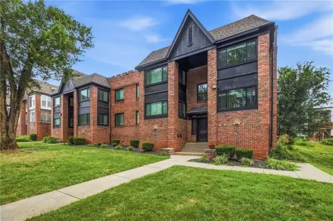 Renovated 8-Unit Apartment Building