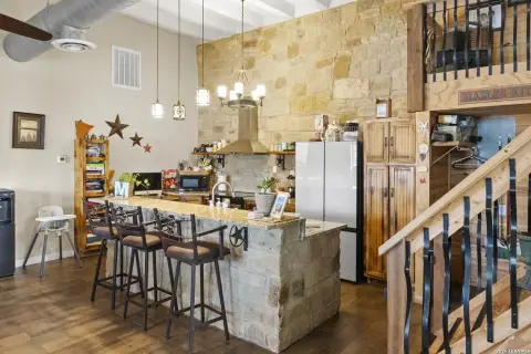 8-Unit Turnkey Furnished Multifamily