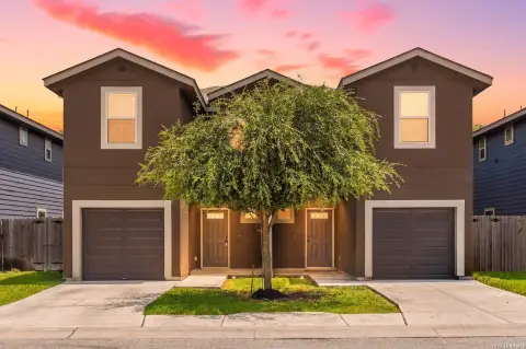 2019 Duplex with Two-Story Units