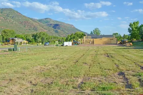 Residential Homesite with East-West Exposure